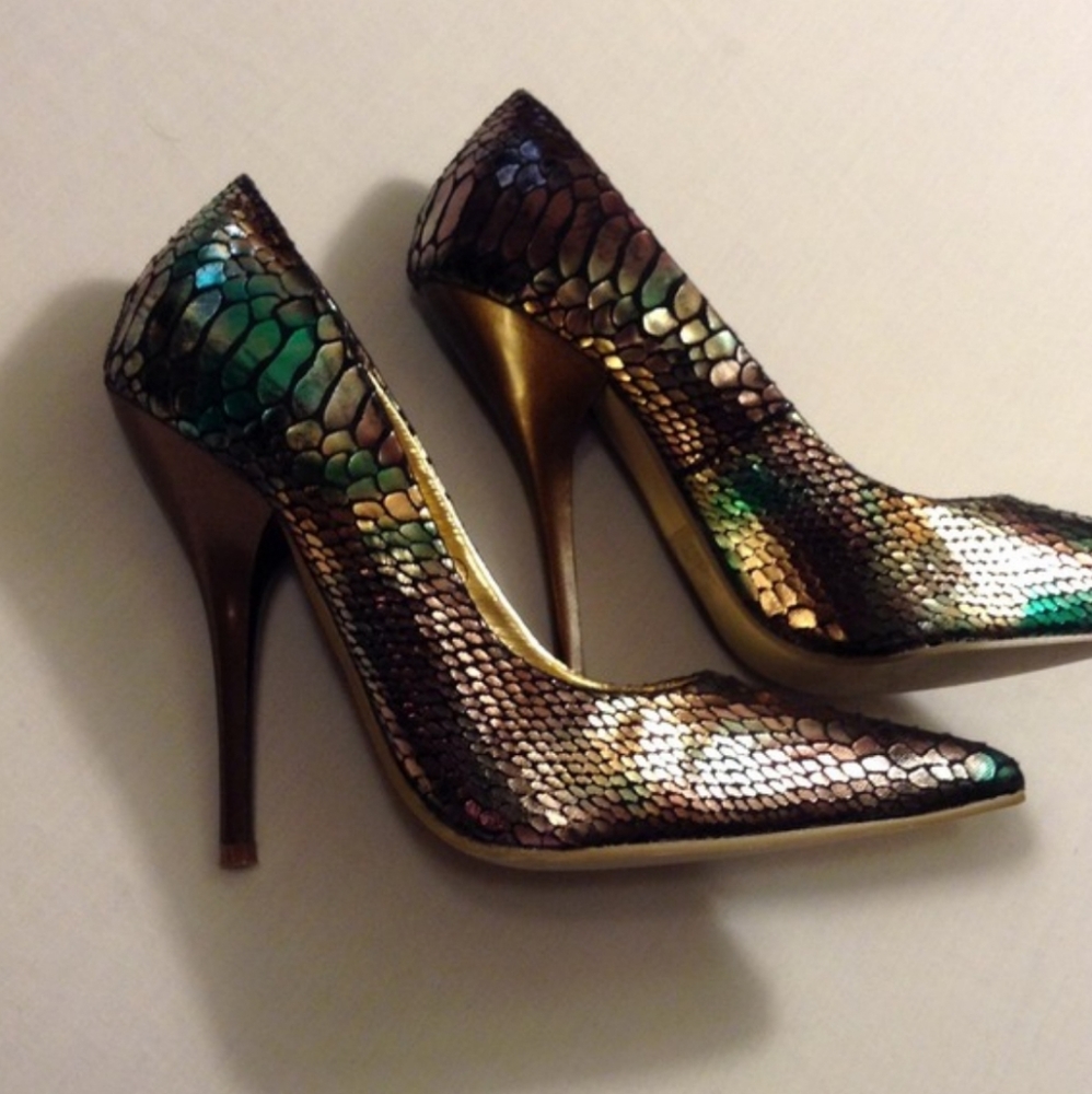 Iridescent Faux Python Heels sz 5.5 BY: MISS ME